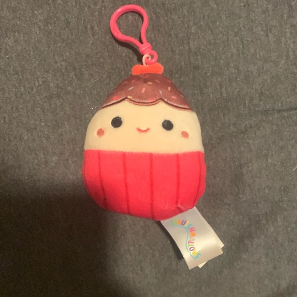 Elpha the cupcake squishmallow clip NWT - Picture 1 of 4